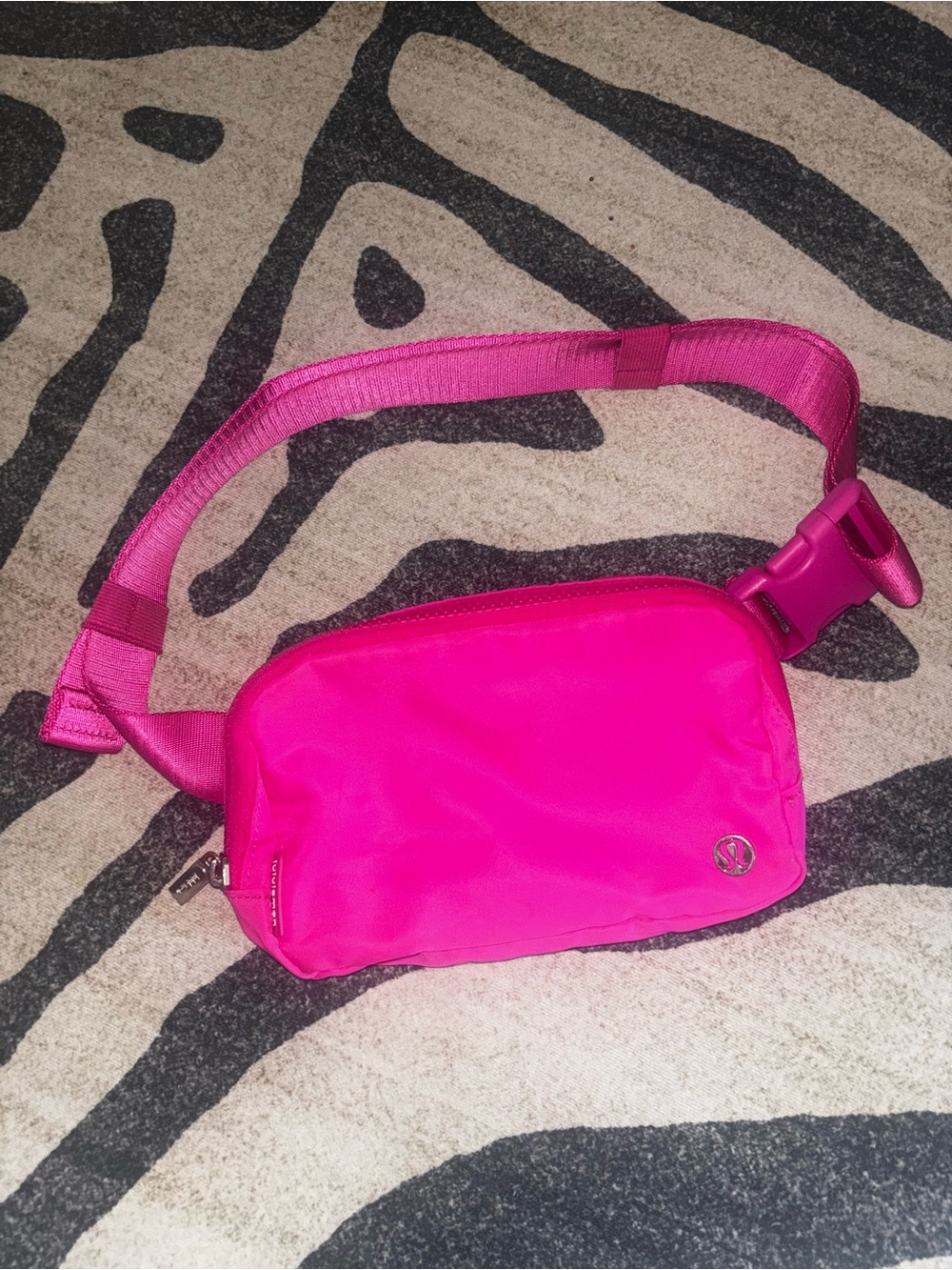 lululemon bright pink running belt pack